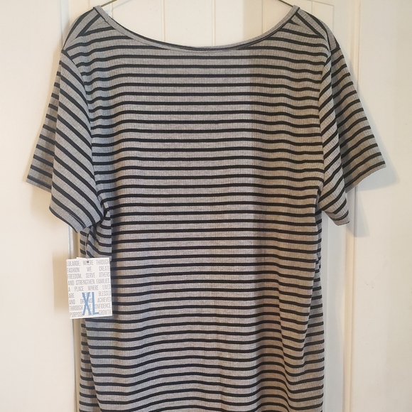 Lularoe Classic T - Picture 2 of 6